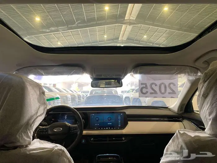 فورد توورس تيتانيوم موديل 2025 11