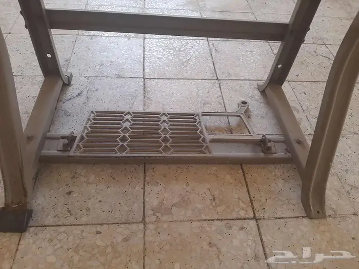طاولة مكينة خياطة مستعملة 4