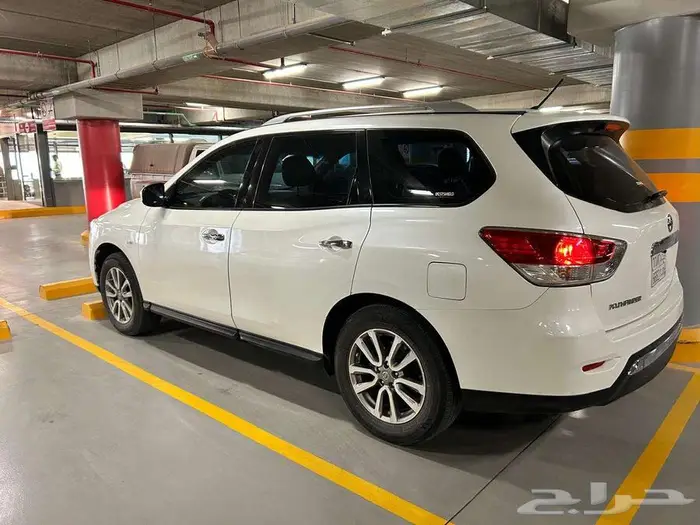 Nissan Pathfinder  2016  Automatic  156 KM  - Urgent Sale 2