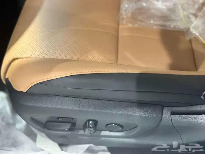 لكزس ES 350 بريمي CC بانوراما بروجيكتر 2025 اللون ابيض 19