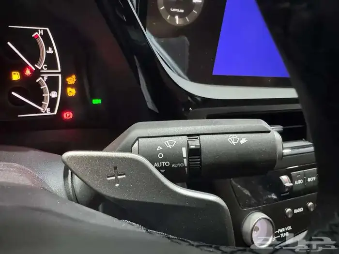 لكزس ES 350 بريمي CC بانوراما بروجيكتر 2025 اللون ابيض 21