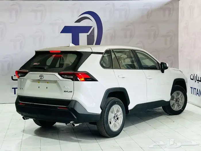 تويوتا راف فور LE دفع امامي بنزين 2025 2