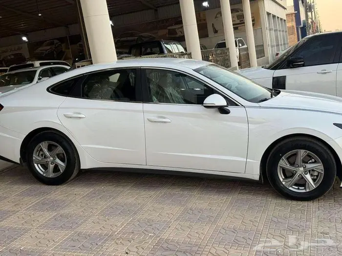 هونداى سوناتا 2023 ابيض ستاندر 13