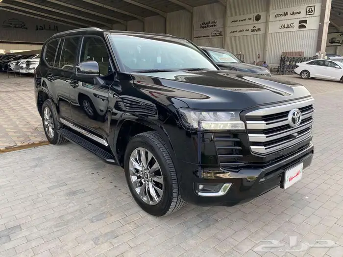 تويوتا لاند كروزر GXR-3 موديل 2023 عداد 43 الف كم 2