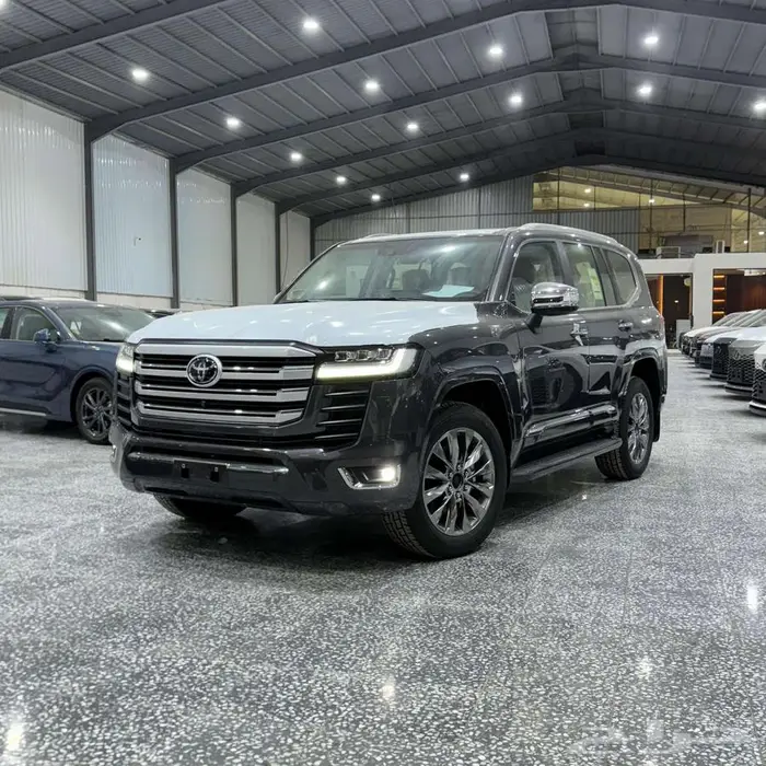 تويوتا لاندكروزر VXR ديزل 2023 رمادي 335000 1