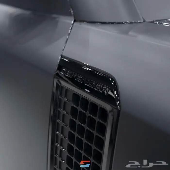 لاند روفر ديفندر 110 V8 موديل 2025 5