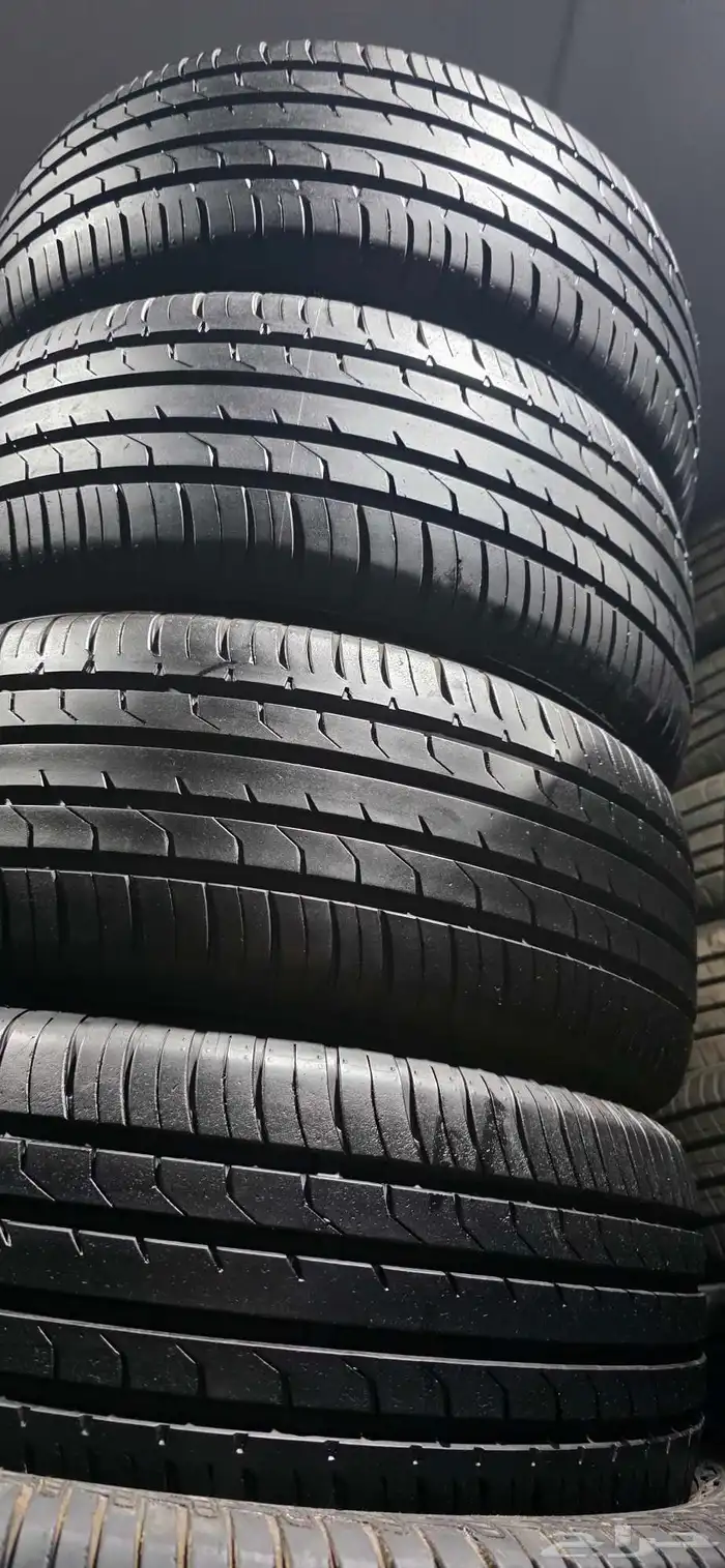 4 كفرات ماكسس شبه الجديد مقاس 215 50 17 1