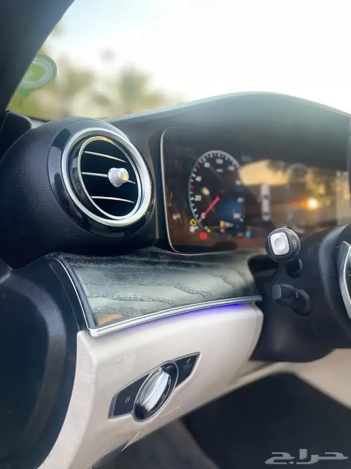 مرسيدس e200 موديل 2021 18