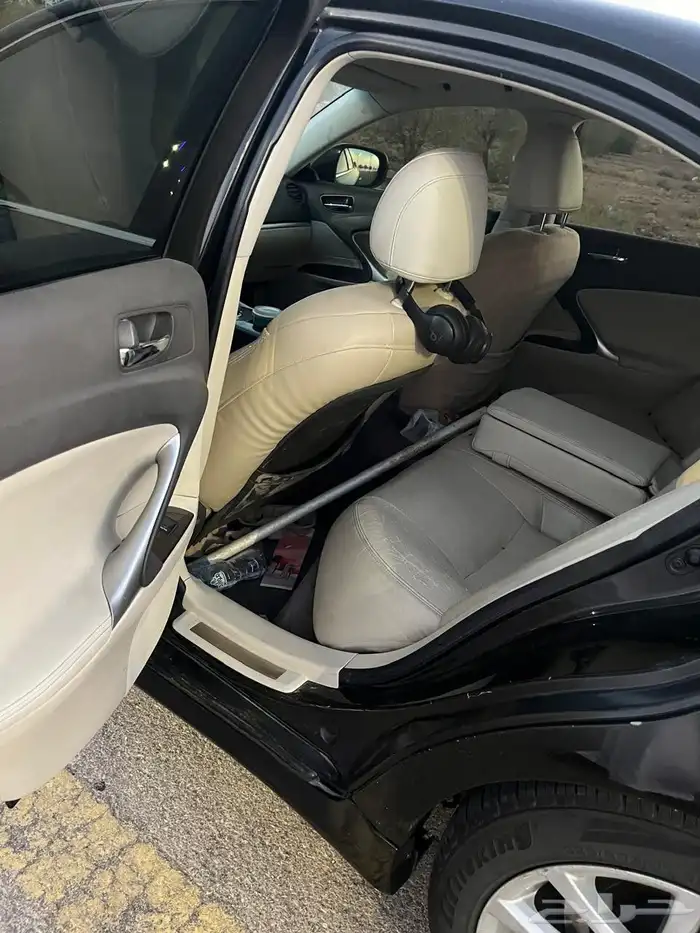 لكزس is300 2012 3