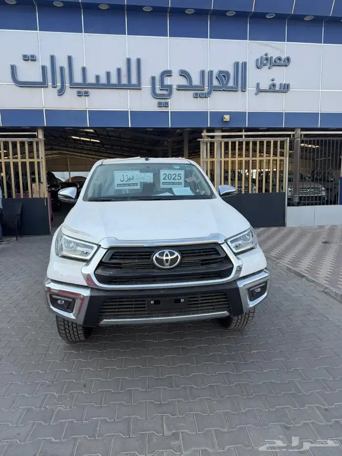 تويوتا هايلوكس غمارتين S.GLX ديزل دبل اوتوماتيك موديل 2025 0