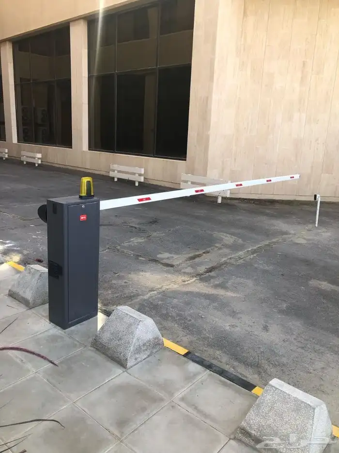 بوابات مواقف السيارات تركيب وصيانة 7