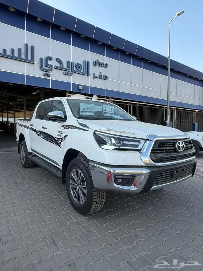 تويوتا هايلوكس غمارتين S.GLX ديزل دبل اوتوماتيك موديل 2025 1