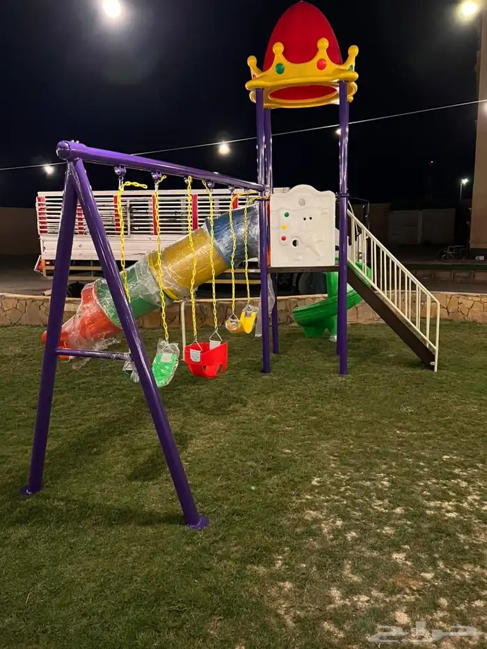 لعبة جماعية مع زحليقه حلزونية واخرى اسطوانية وثلاث مراجيح 8