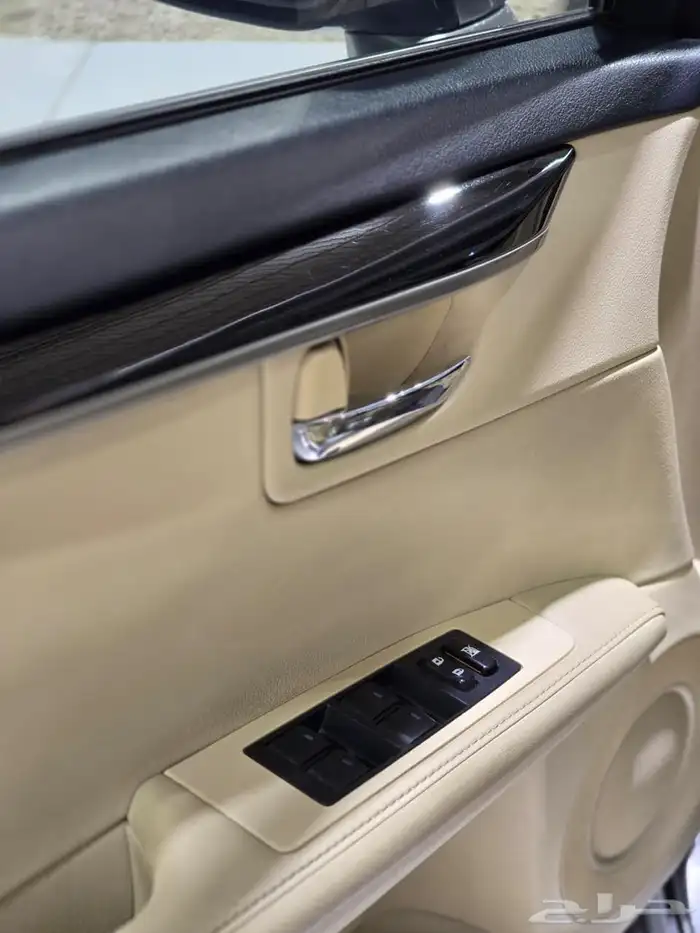 لكزس ES250 موديل 2015 بحالة ممتازة 12