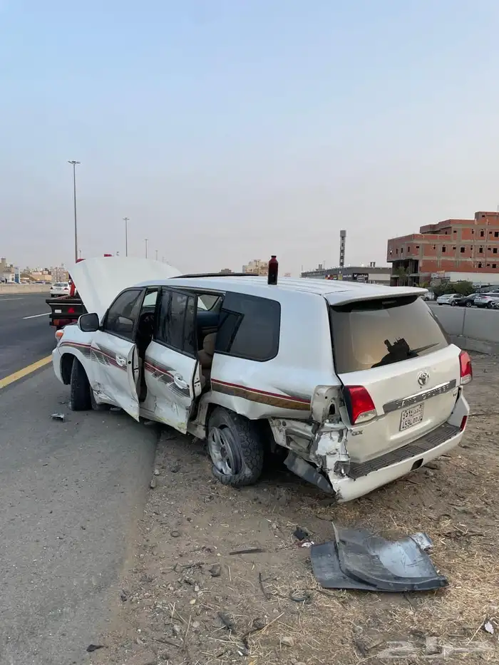 للبيع جيب مصدوم 2013 2