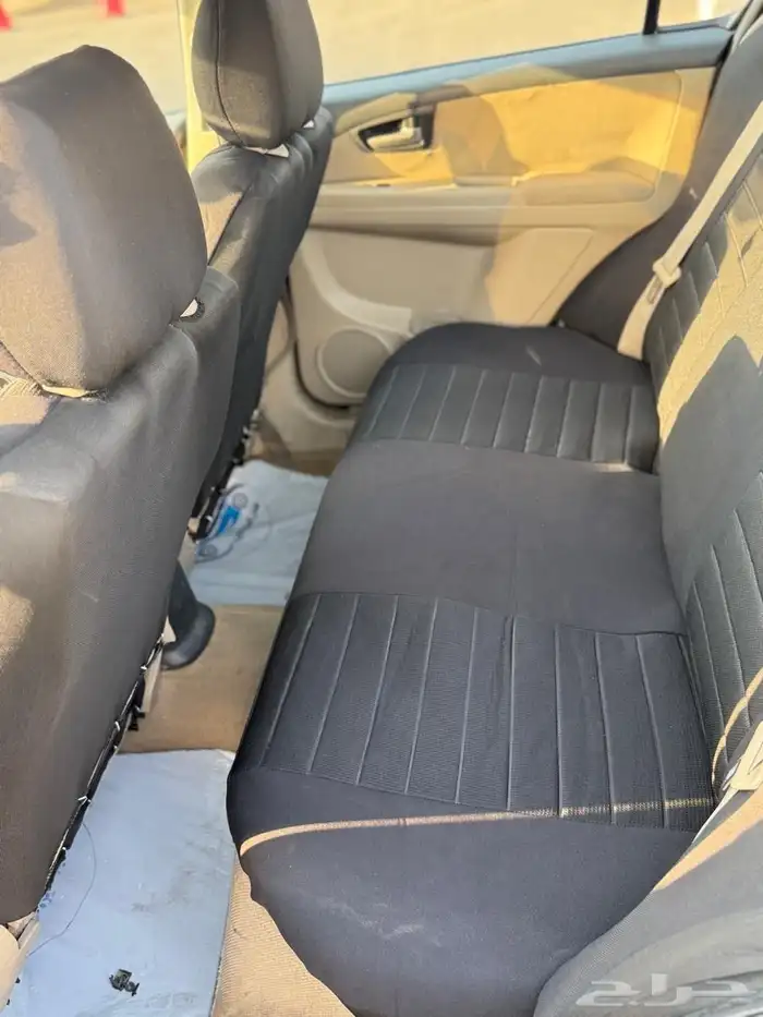 سيارة سوزوكي SX4 موديل 2010 6
