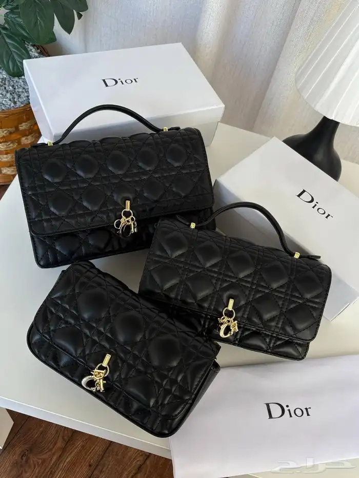 شنط ديور متوفر احجام السعر شامل التوصيل للمنزل 9