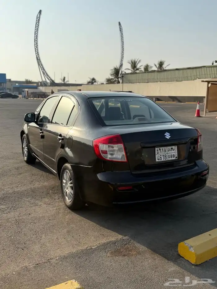 سيارة سوزوكي SX4 موديل 2010 0
