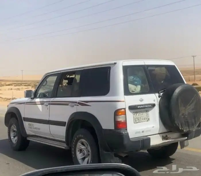 نيسان باترول 2001. موتر شغال وما في شي 1والقير توماتيك 1
