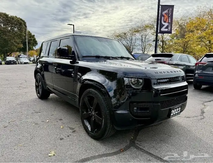 للبيع ديفندر موديل 2023 - V8 بسعر جدا جدا بطل وارد كندا 1