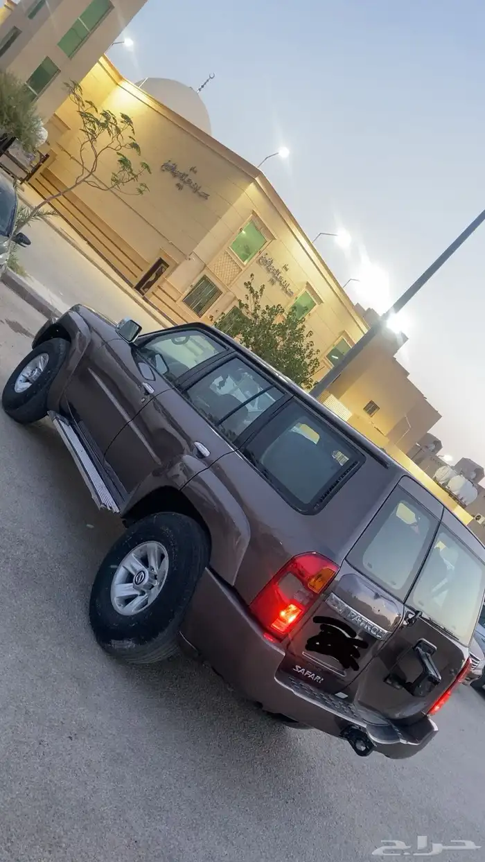 جيب نيسان 11