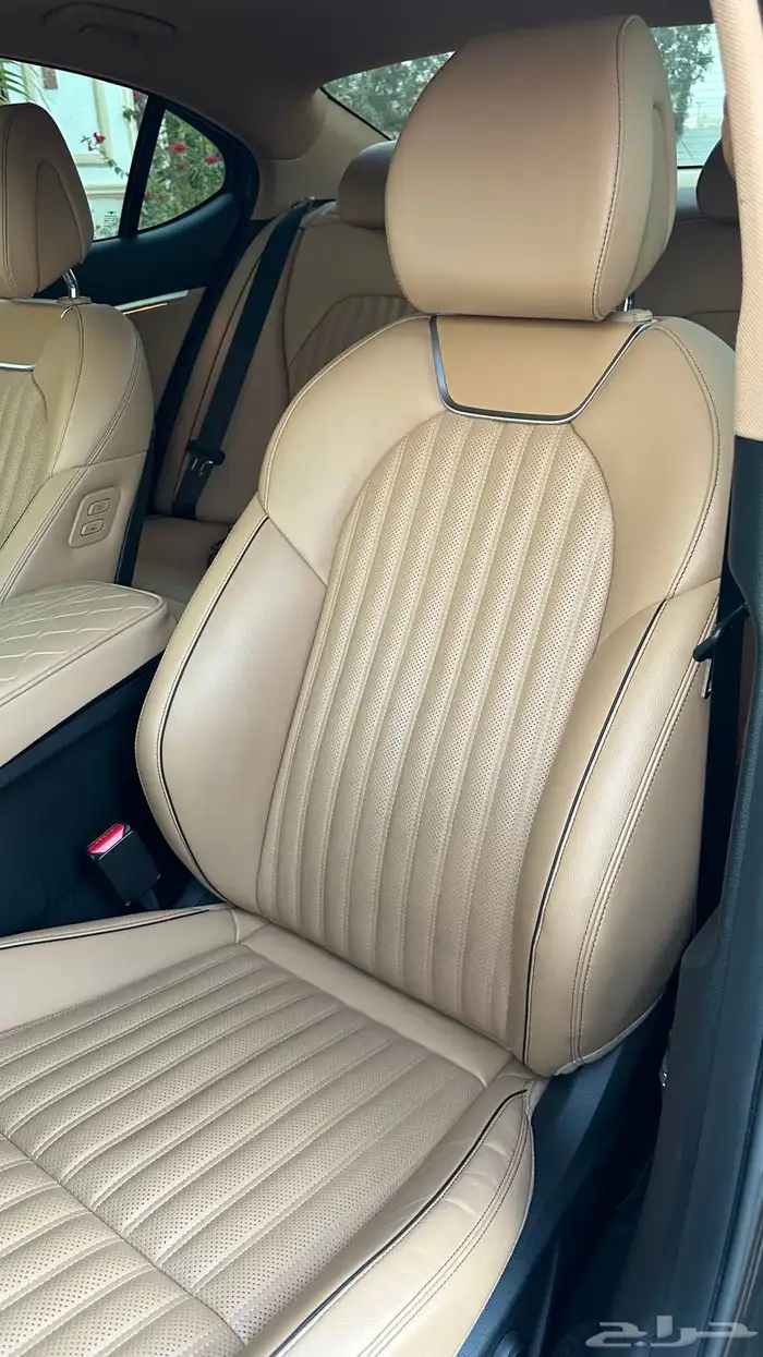 2022 جينيسس G70 11