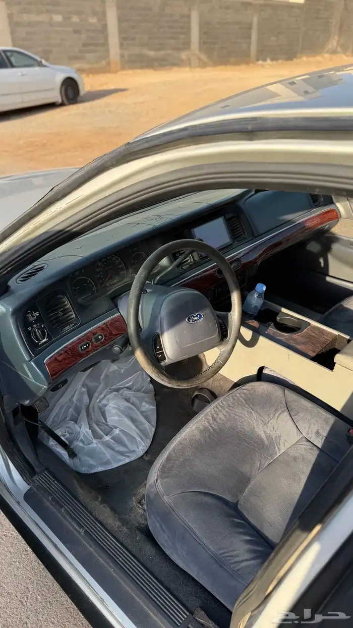 فورد فكتوريا 2001 4