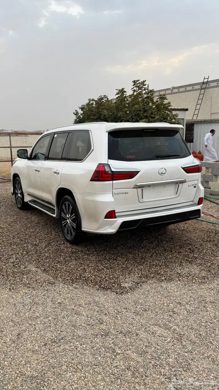 لكزس 2021 4