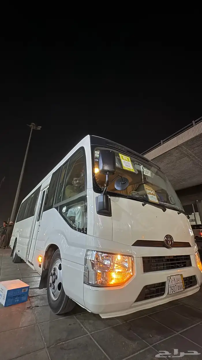 مصور سيارات ومصمم 23