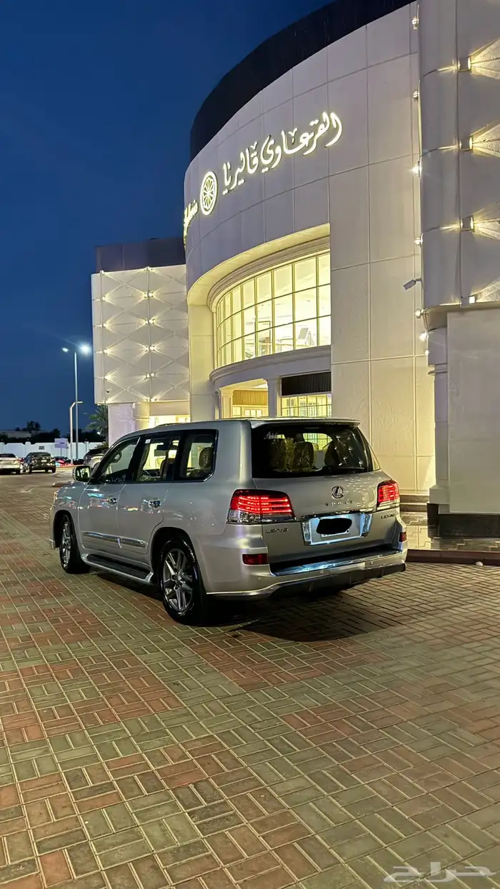 لكزس LX570 2021 فل DD 25