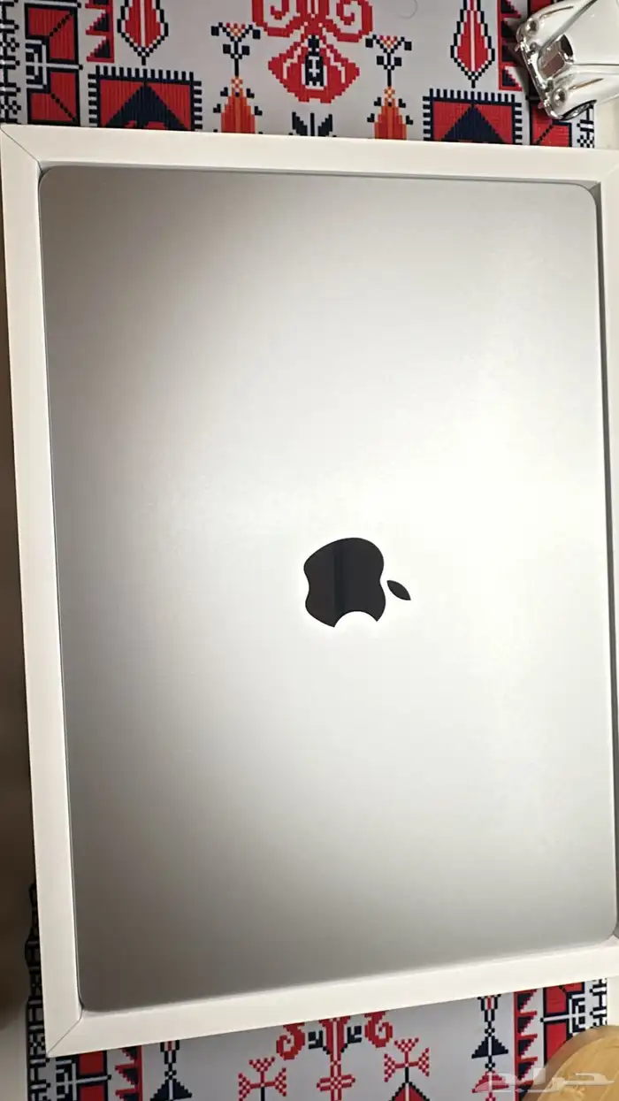 ماك بوك اير M3 15 inch بكرتونه 0