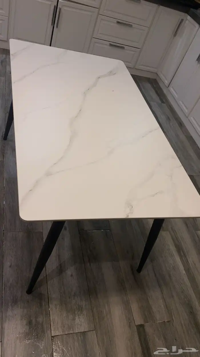 طاولة طعام 0