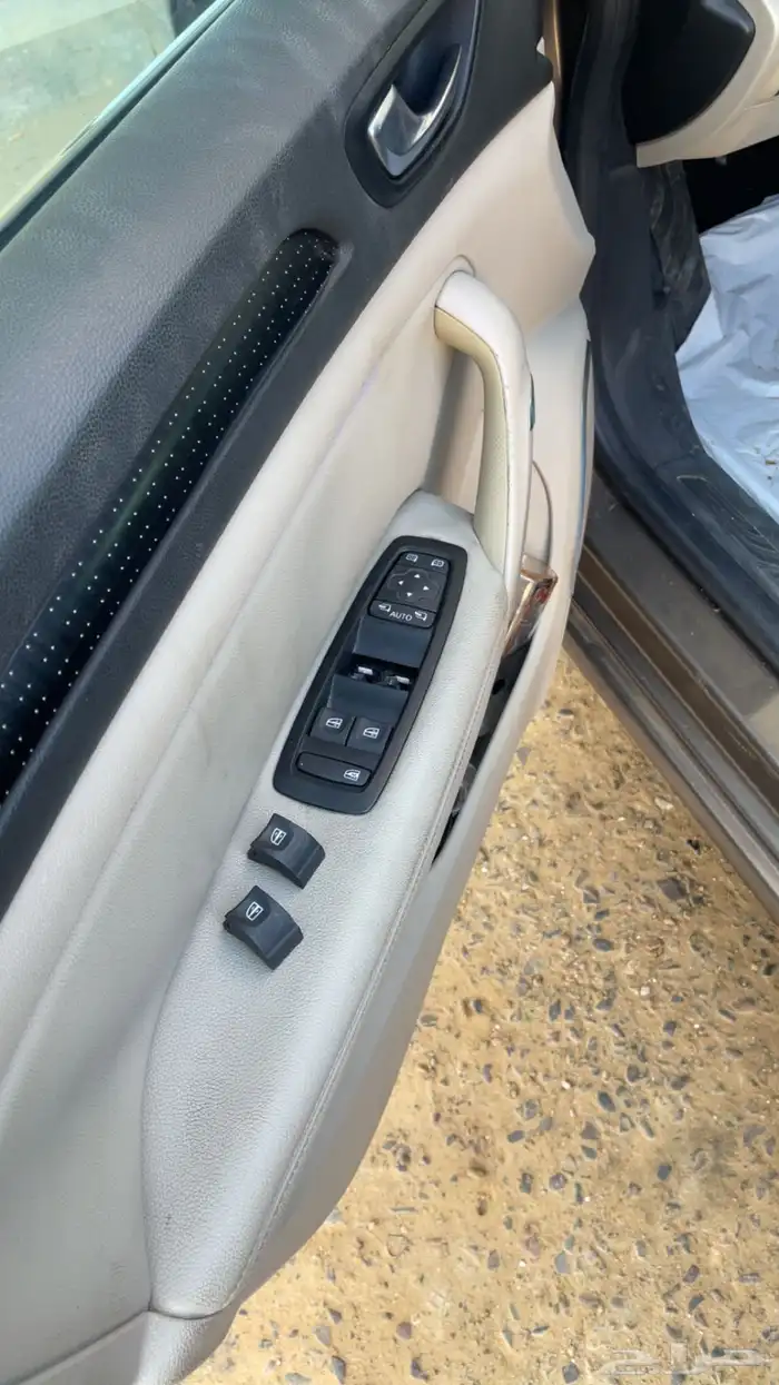 ميجان رينو نفس نيسان 6