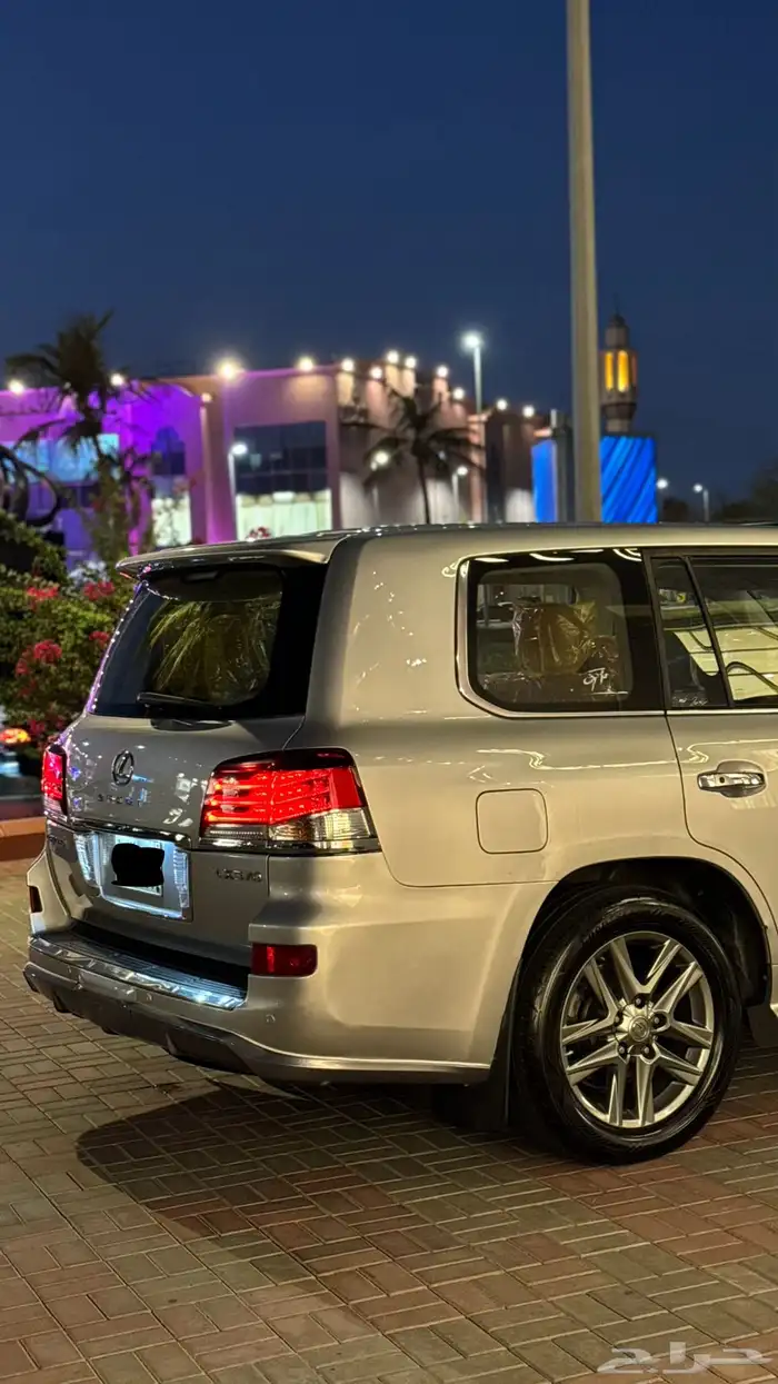 لكزس LX570 2021 فل DD 21