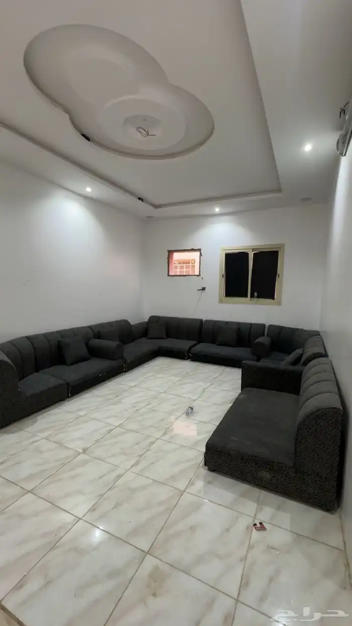 كنب ارضي ولوحات 0