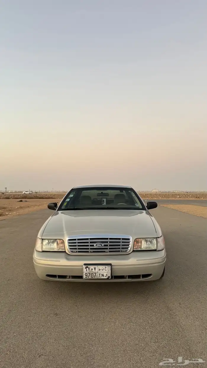فورد كراون فكتوريا 2010 2
