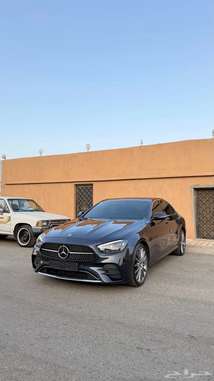 مرسيدس E350 AMG 2022 (بنزين) فل اوبشن بحالة الوكالة 1
