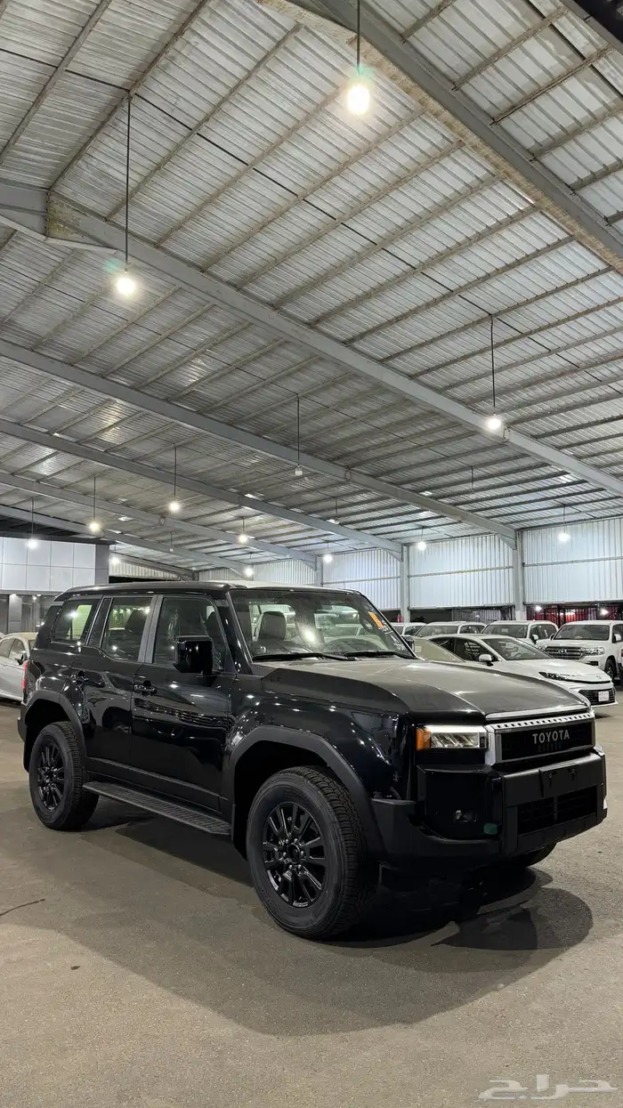 برادو 2025 بنزين فئة TXL1 محرك 2500 سي سي سعودي اللون اسود 0