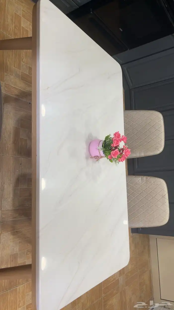 طاولة طعام 1