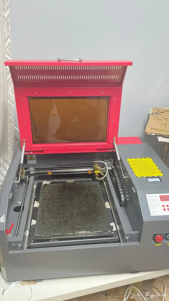 مكينة قص ونحت ليزر 2