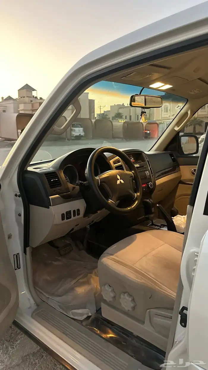 متسبيشي باجيرو 2015 GLS للبيع 13