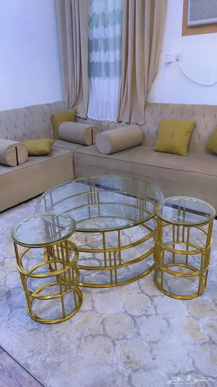 كنب مع طاولته للبيع. 6