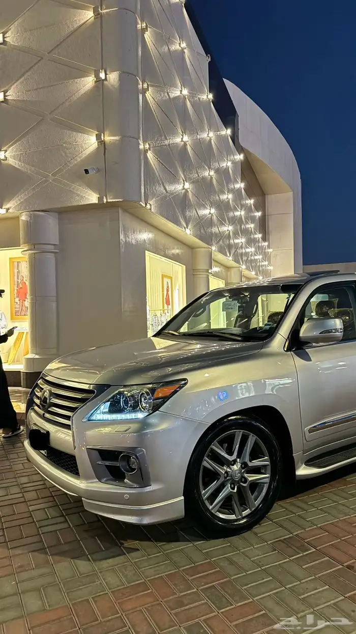 لكزس LX570 2021 فل DD 3