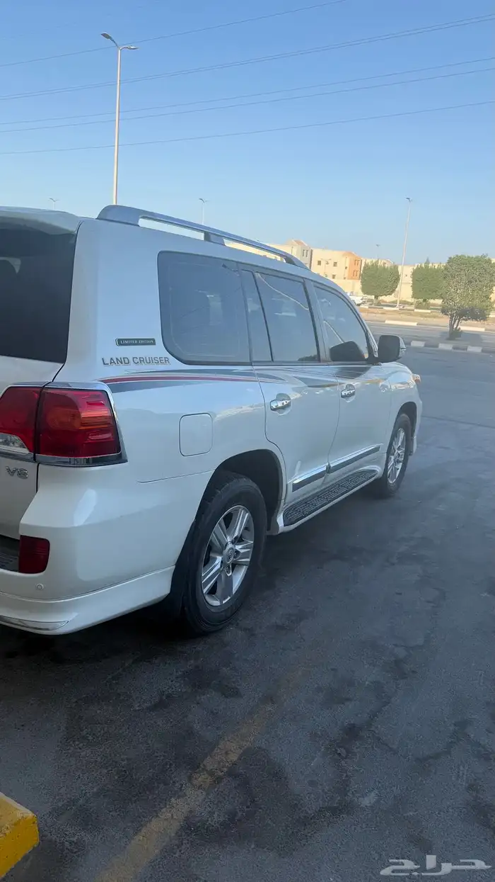 لاندكروزر 2015 فل كامل 3