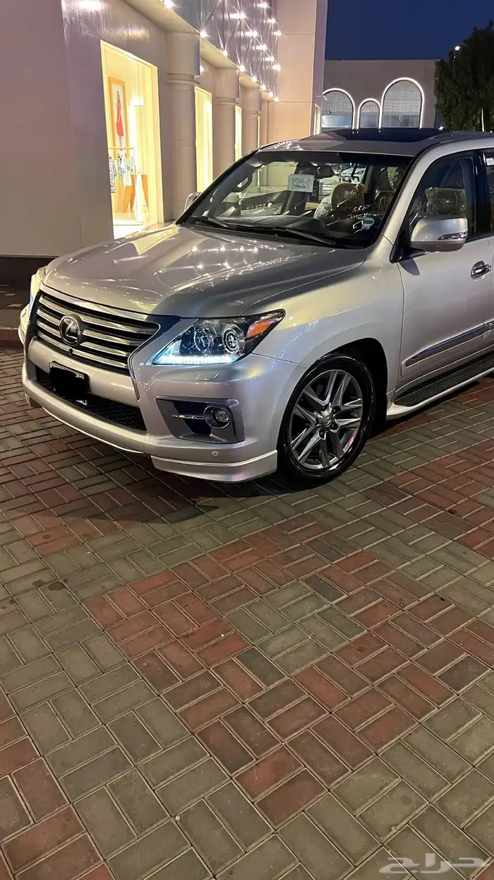 لكزس LX570 2021 فل DD 7