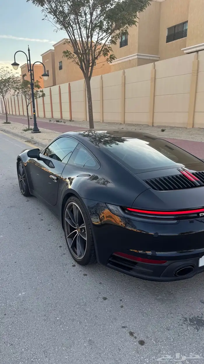 بورش 911 كاريرا اسود 2020 7
