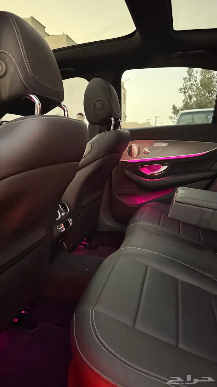 مرسيدس E350 AMG 2022 (بنزين) فل اوبشن بحالة الوكالة 23