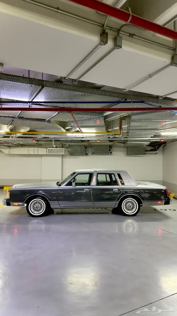 لينكون كاديلاك 1986 مخزن وكالة ( مواصفات خاصة )للبيع . إيجار 4