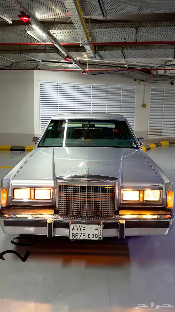 لينكون كاديلاك 1986 مخزن وكالة ( مواصفات خاصة )للبيع . إيجار 5