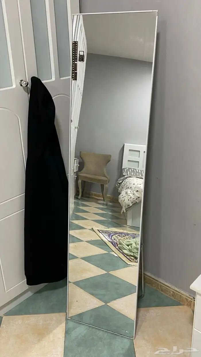 غرفة نوم كينج بيضاء جديده 4 قطع مع مرايا 4